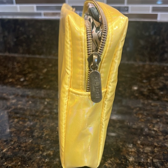 Gucci Beauty Flora Yellow Makeup Bag - Picture 7 of 8